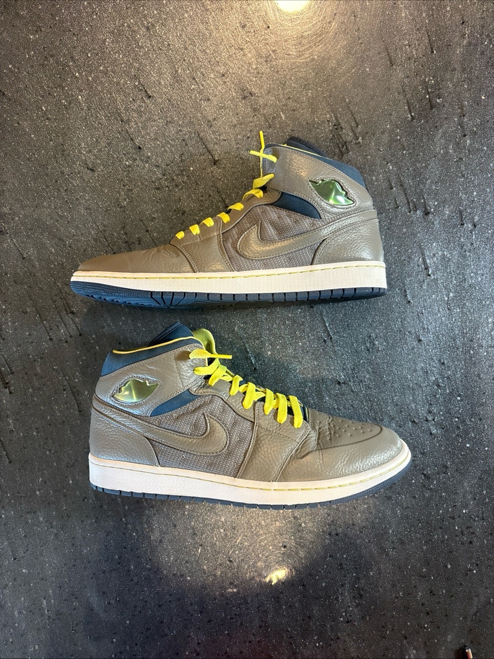 Nike Air Jordan 1 Retro 97 TXT Gray Pewter Electric Yellow Size 12M 555071-045
